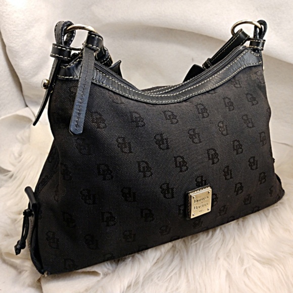 dooney and bourke black purse
